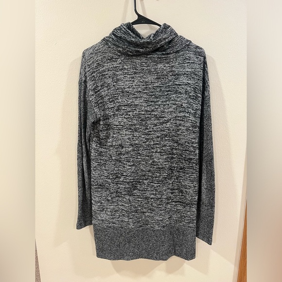 Gap Sweater - Picture 2 of 2